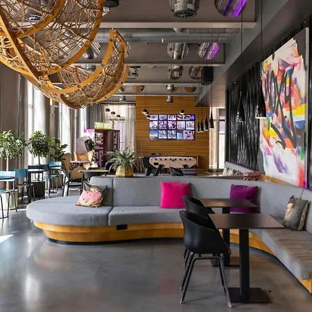 Moxy London Excel-3